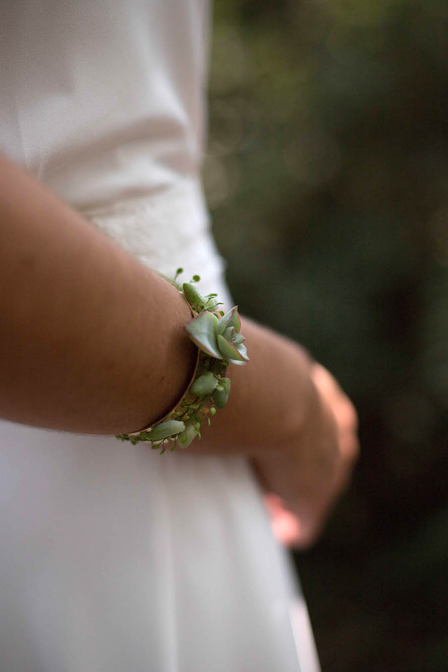 Robe de mariée Abby-Gaelle - bracelet végétal, gros plan